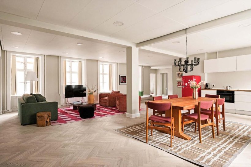 Queens Suites by Daniel & Jacob's